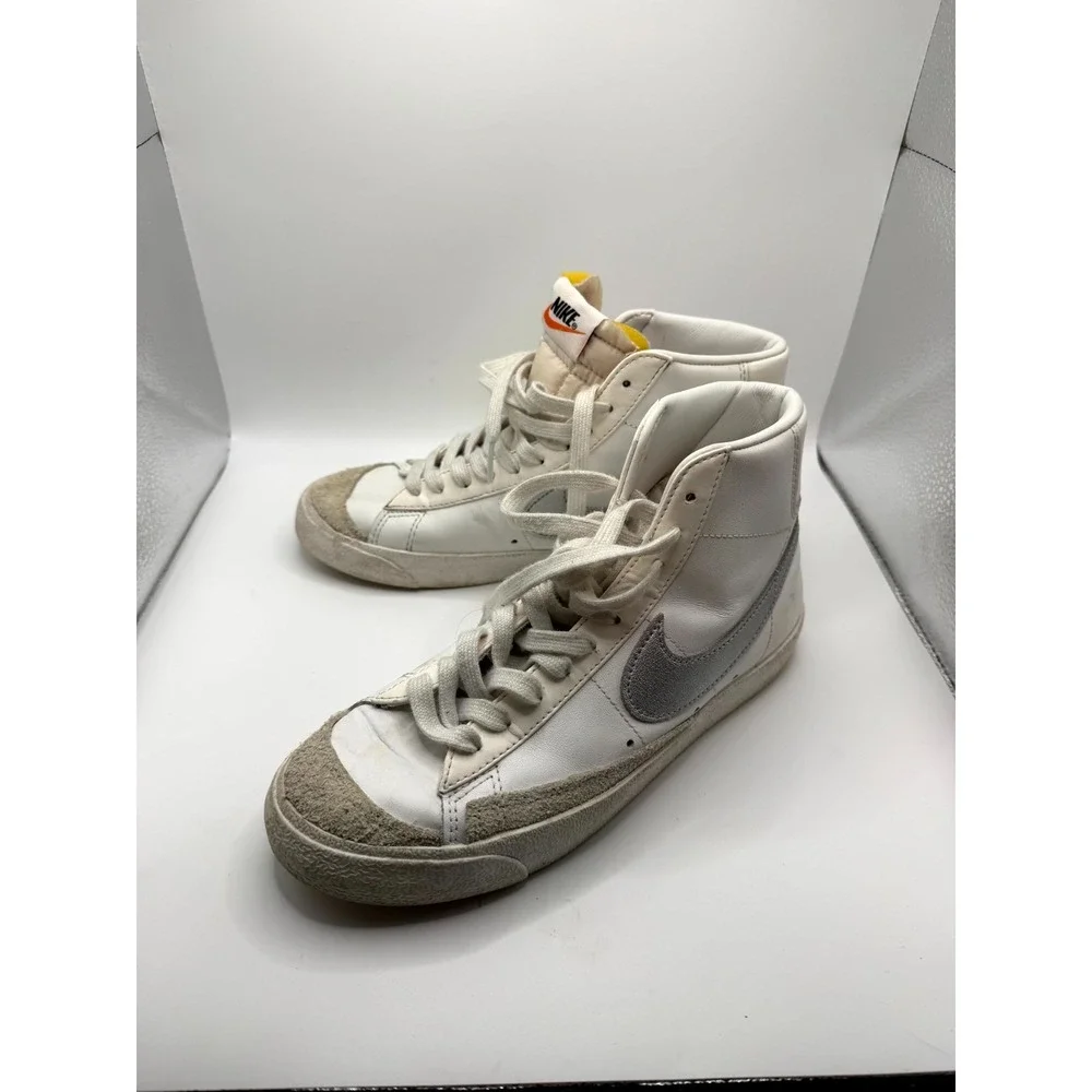 Nike Blazer Mid '77 CZ1055-112 Womens 8 Sneakers White‎ Silver Leather Shoes